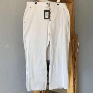 New DKNY stretchy white women jeans Sz 32